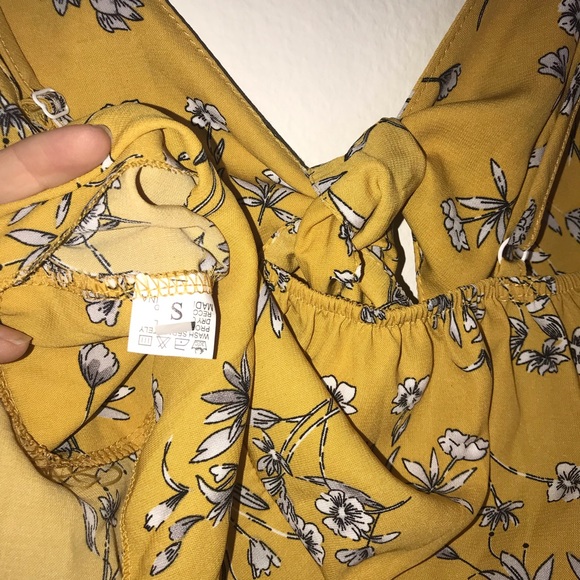 Crop Top - Picture 3 of 4